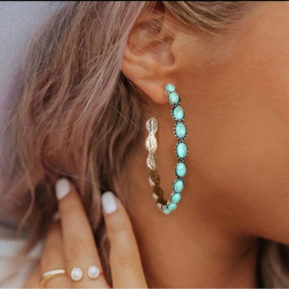 Ariat Jewelry - 🌵Southwestern Faux Turquoise Hoop Earrings 🌵🌙